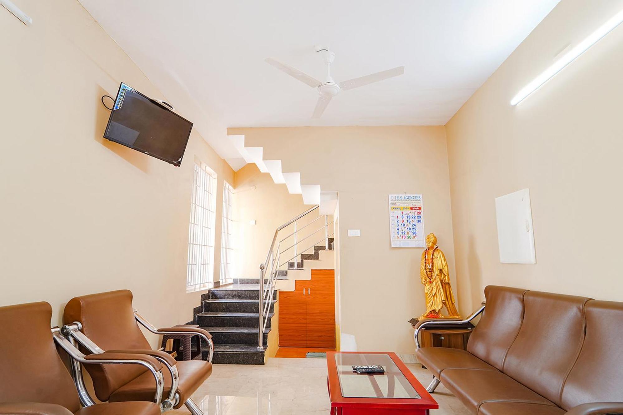 Irugur Fabexpress Uv Residency - 700M From Coimbatore International Airport מראה חיצוני תמונה