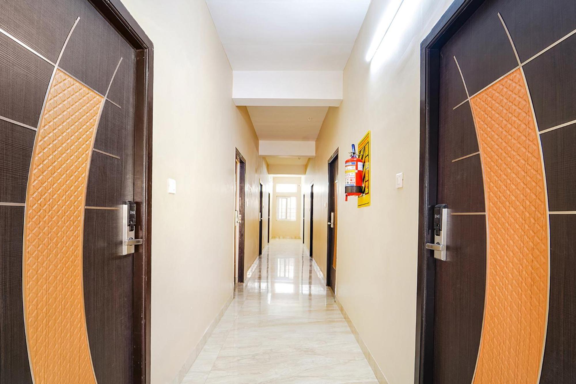 Irugur Fabexpress Uv Residency - 700M From Coimbatore International Airport מראה חיצוני תמונה